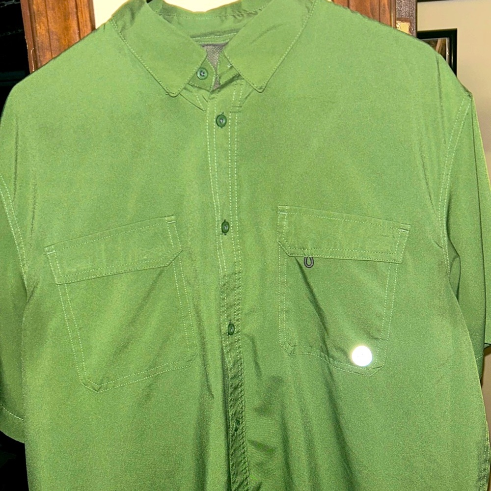 Vector (TF or FT logo) fishing s/s button-down shirt size L